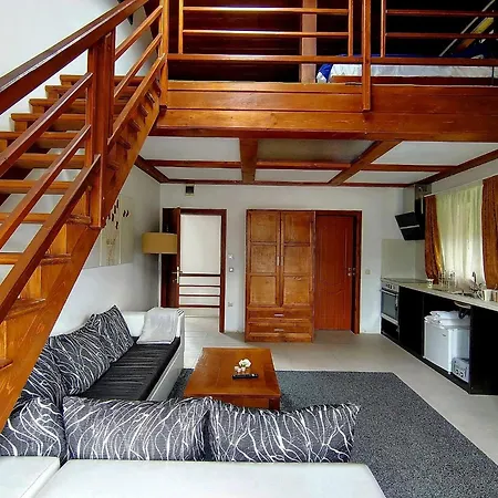 цветелина и митко Tatil Evi *