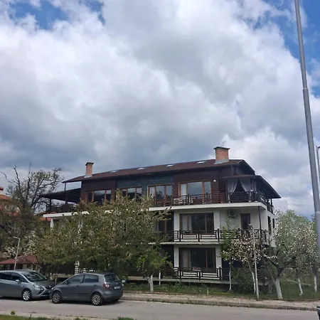 Homely Semesterbostad