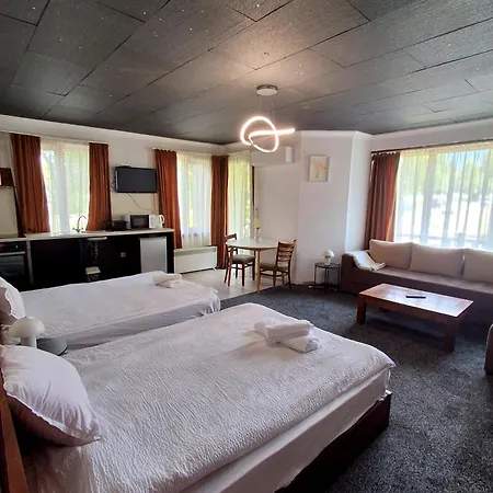 Homely *